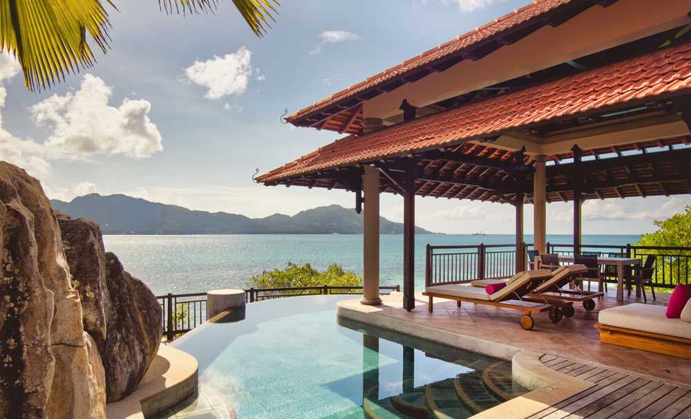 Her Şey Dahilin Mucidiyle Zamansız Tatiller