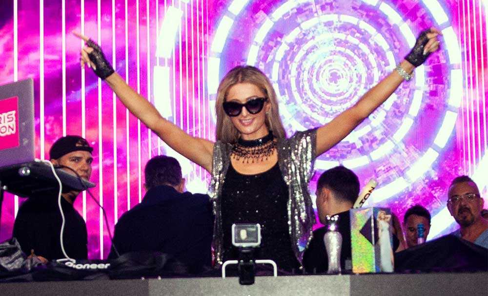 Paris Hilton’dan Kıbrıs’da Büyük Şov