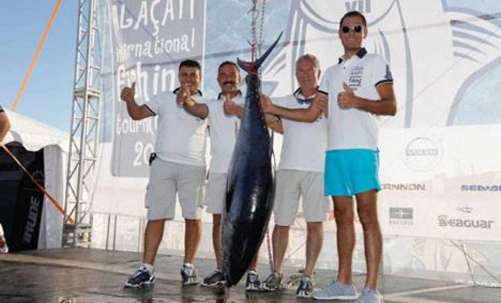 Alaçatı Uluslararası Balıkçılık Turnuvası’nda Turkcell Platinium bereketi rekor getirdi