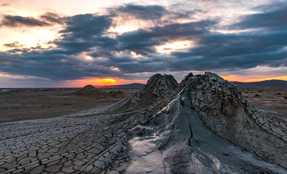 Azerbaycan’da farklı turizm rotası: Volkan çamurları