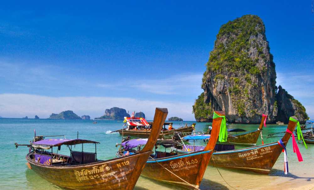 Tayland turistlere tamamen açıldı