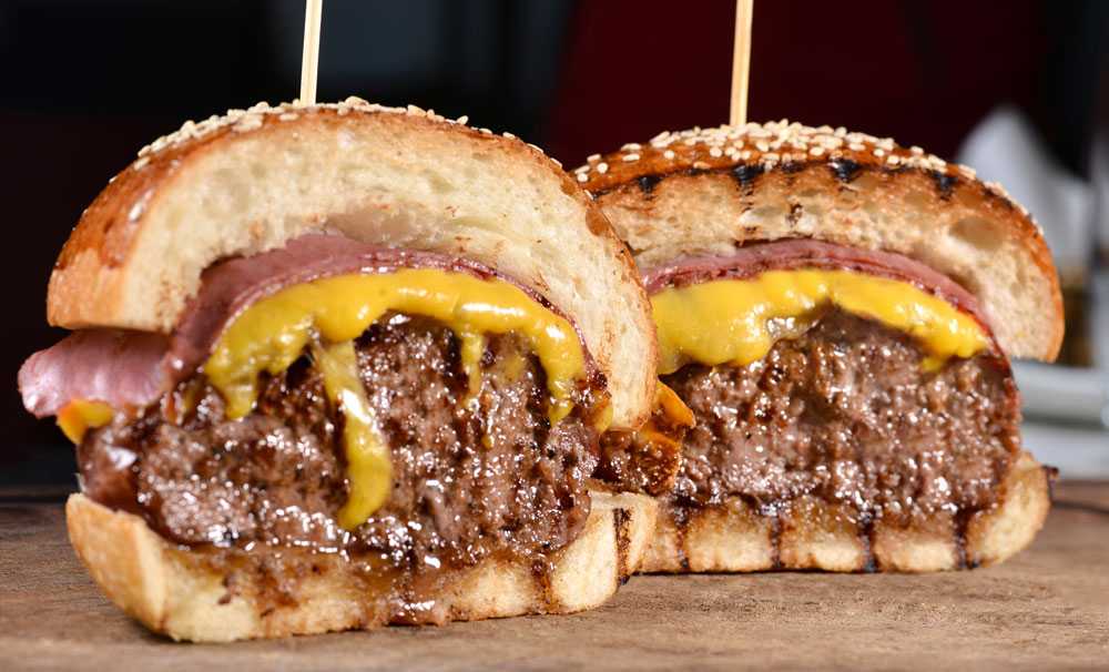 Nusr-Et Burger üç yeni noktada  misafirlerini ağırlamaya başladı!